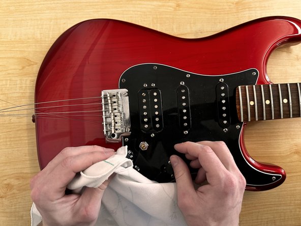 Fender Stratocaster Volume Potentiometer Replacement: passo 3, immagine 3 di 3