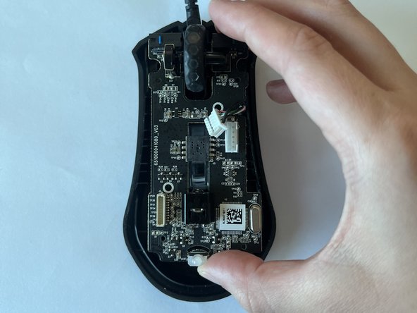 Corsair M55 RGB Pro Gaming Mouse Motherboard: 手順 6、 3の画像 2