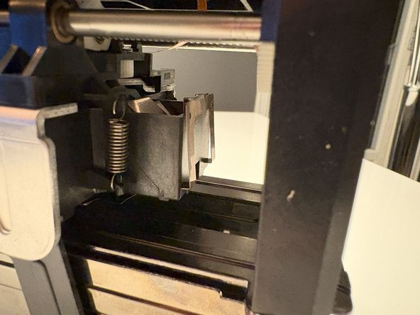 Cleaning the mirror, Remove brass clip: crwdns2935265:06crwdnd2935265:03crwdnd2935265:03crwdne2935265:0