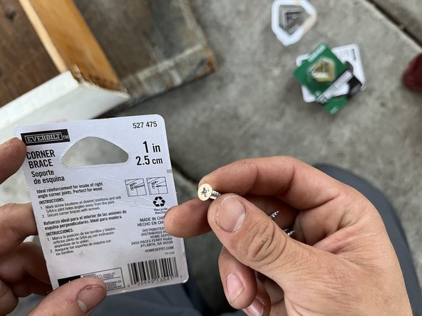 How to Replace Wooden Dresser Drawers: crwdns2935265:03crwdnd2935265:03crwdnd2935265:03crwdne2935265:0