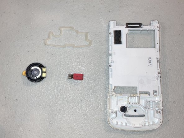 Motorola MOTOACTIV W450 Teardown, A Few Removable Components: crwdns2935265:06crwdnd2935265:02crwdnd2935265:02crwdne2935265:0