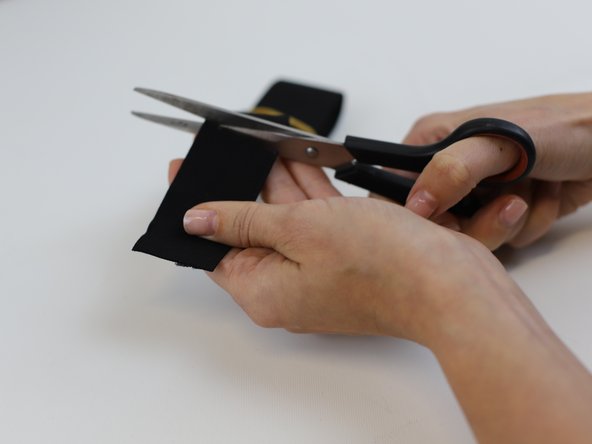 How to Replace a "Strap Keeper" in a Backpack, Prepare for stitching: crwdns2935265:03crwdnd2935265:02crwdnd2935265:03crwdne2935265:0