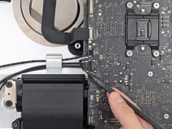 iMac Intel 21.5" EMC 2544 Logic Board Replacement, Logic Board Assembly: crwdns2935265:052crwdnd2935265:02crwdnd2935265:02crwdne2935265:0