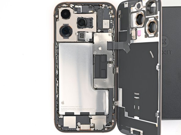iPhone16e 背面バキバキ iPhone16e 背面バキバキ