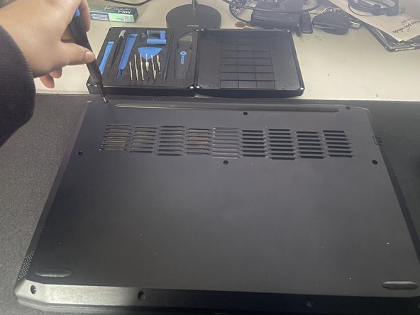 Lenovo IdeaPad Gaming 3 15ARH-334 HDD Replacement, Openning Part 1: crwdns2935265:01crwdnd2935265:02crwdnd2935265:03crwdne2935265:0