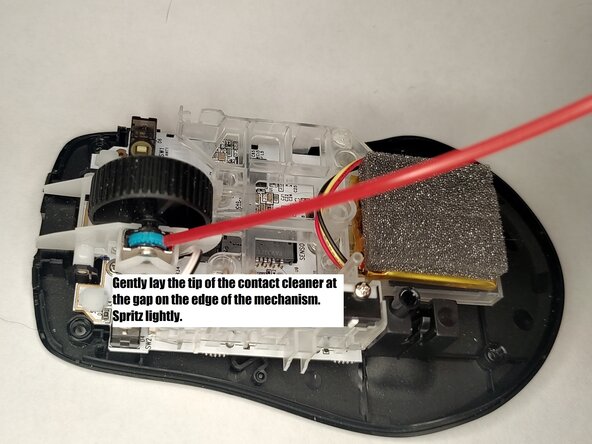 Roccat Kone Pro Air - Scroll Mechanism Cleaning, Clean the scroll mechanism: crwdns2935265:04crwdnd2935265:02crwdnd2935265:03crwdne2935265:0