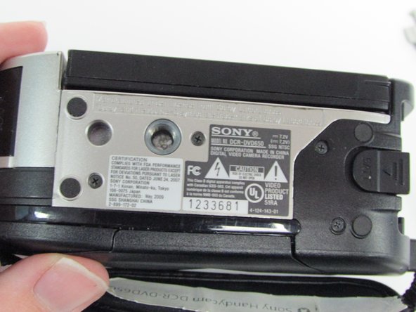 Sony Handycam DCR-DVD650 Disk Door Replacement: crwdns2935265:07crwdnd2935265:02crwdnd2935265:02crwdne2935265:0