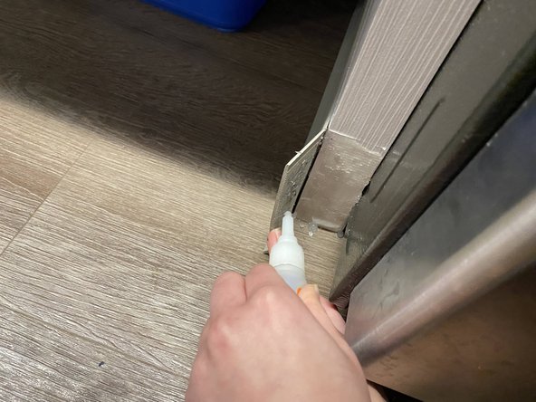 How to Replace Vinyl Baseboard: adım 3, 3 resimden 3.