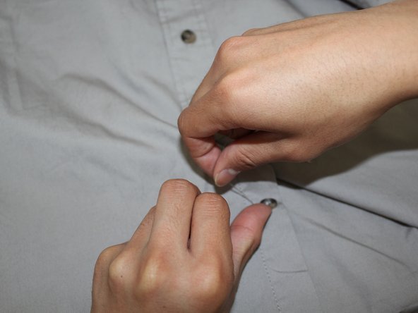Dress Shirt Button Replacement: crwdns2935265:06crwdnd2935265:02crwdnd2935265:03crwdne2935265:0
