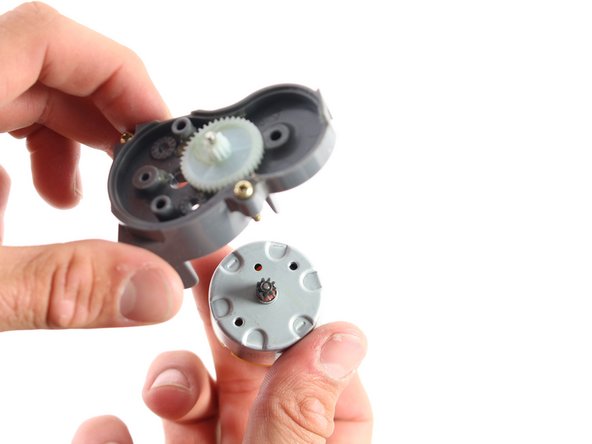 iRobot Roomba 870 Side Brush Motor Replacement: crwdns2935265:06crwdnd2935265:03crwdnd2935265:03crwdne2935265:0