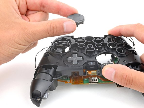 Scuf Instinct Pro Buttons Replacement, Remove the D-Pad: stap 26, afbeelding 2 van 3