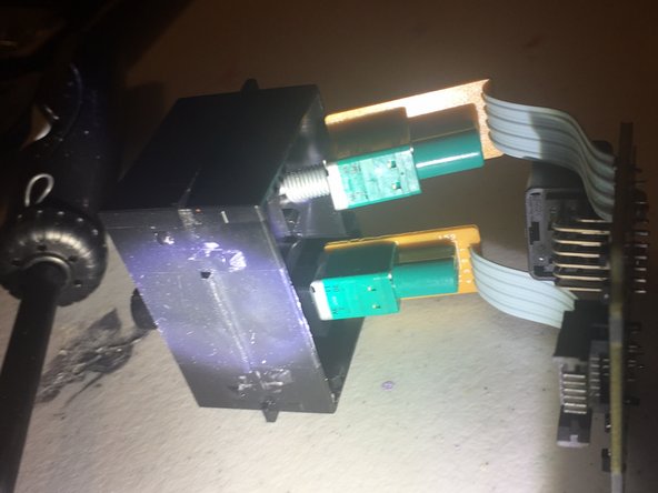 Disassemble 2012 Toyota Highlander Seat Heater Switch, Lets Inspect What We Have: crwdns2935265:04crwdnd2935265:03crwdnd2935265:03crwdne2935265:0