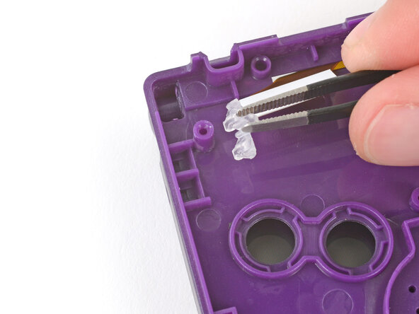 How to Reshell Your Game Boy Advance SP, Transfer the LED diffuser: crwdns2935265:051crwdnd2935265:01crwdnd2935265:03crwdne2935265:0