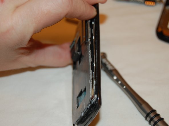 Pantech Crux Teardown: step 14, image 2 of 3
