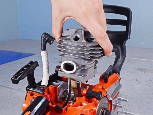 Echo Chain Saw CS4910 2020 Piston Assembly Replacement, Remove the cylinder head: crwdns2935265:037crwdnd2935265:02crwdnd2935265:03crwdne2935265:0