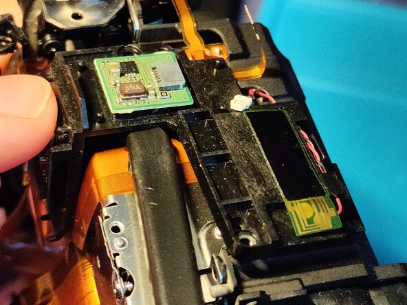 Sony A7 II Top Flex Cable replacement, Removing the wireless stuff: crwdns2935265:025crwdnd2935265:03crwdnd2935265:03crwdne2935265:0