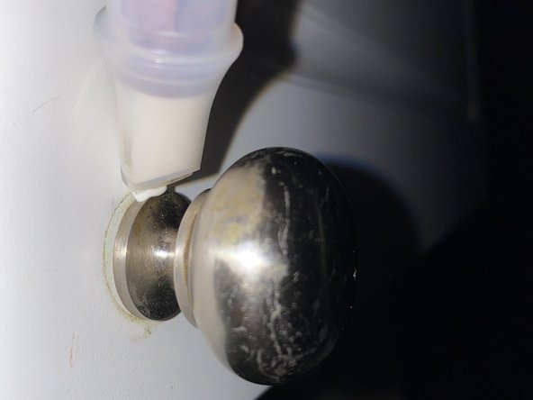 How to Repair a  Cabinet Door Knob: crwdns2935265:04crwdnd2935265:03crwdnd2935265:03crwdne2935265:0