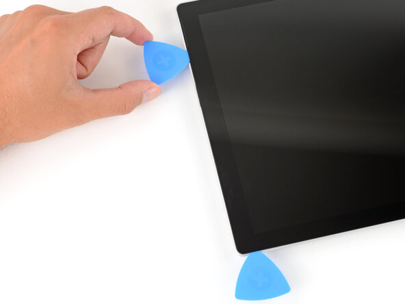 Microsoft Surface Pro 7+ Screen Replacement, Separate the left edge adhesive: stap 15, afbeelding 2 van 2
