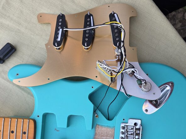 Stratocaster Loose Switch Wire Reattachment: step 6, image 3 of 3