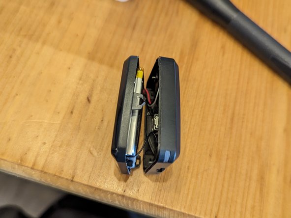 Orascoptic Spark Loupe Light Battery Disassembly, The insides of the spark: crwdns2935265:03crwdnd2935265:03crwdnd2935265:03crwdne2935265:0