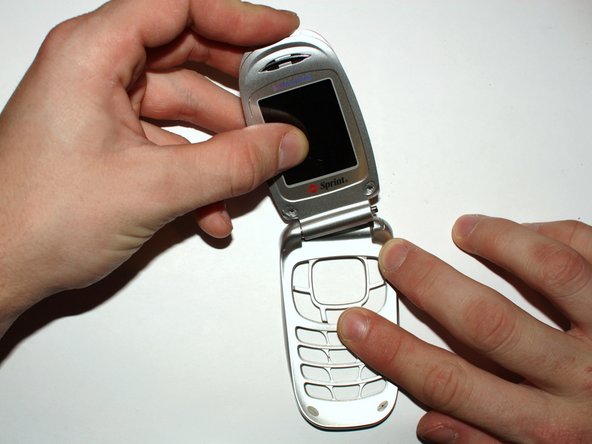 Samsung SPH-A660 Teardown: crwdns2935265:011crwdnd2935265:02crwdnd2935265:03crwdne2935265:0