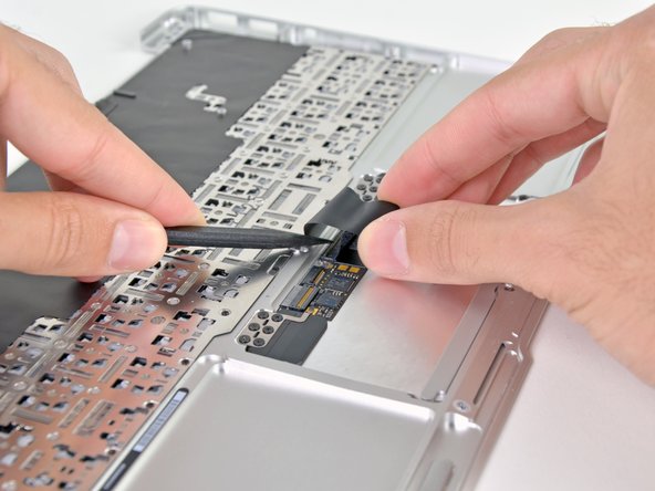 MacBook Air 11" Late 2010 Upper Case Replacement: crwdns2935265:039crwdnd2935265:02crwdnd2935265:03crwdne2935265:0