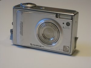 Fujifilm Finepix F10 - iFixit