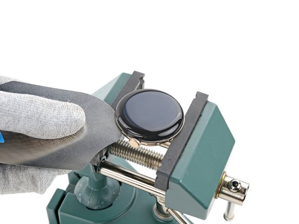 Google Pixel Watch 2 Vibration Motor Replacement, Separate the screen adhesive: step 7, image 1 of 3