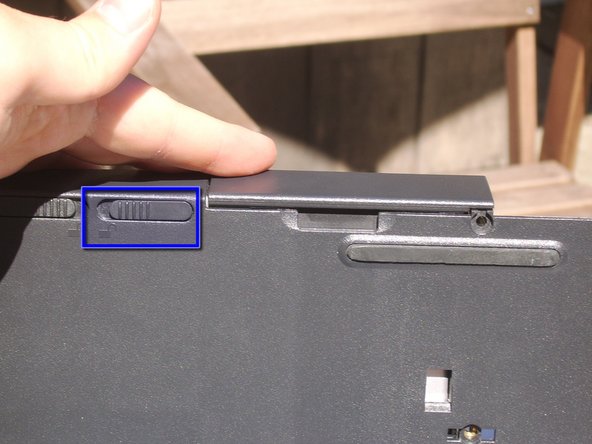 Disassembling the Compaq Armada 7800: crwdns2935265:09crwdnd2935265:02crwdnd2935265:03crwdne2935265:0