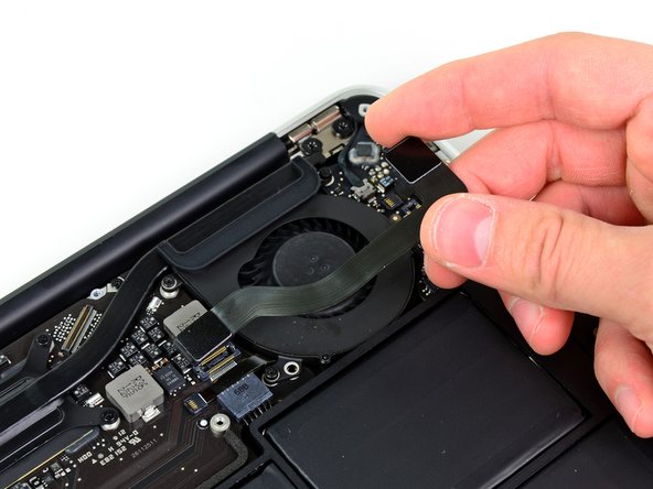 MacBook Air 11" Mid 2012 I/O Board Replacement: crwdns2935265:08crwdnd2935265:02crwdnd2935265:02crwdne2935265:0