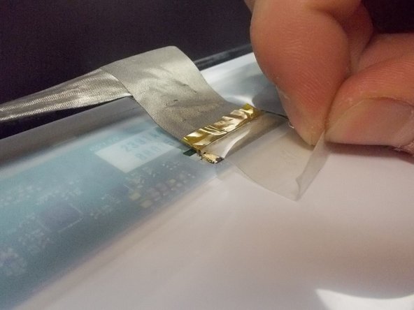 Lenovo IdeaPad Z570 Screen Replacement: crwdns2935265:013crwdnd2935265:02crwdnd2935265:03crwdne2935265:0