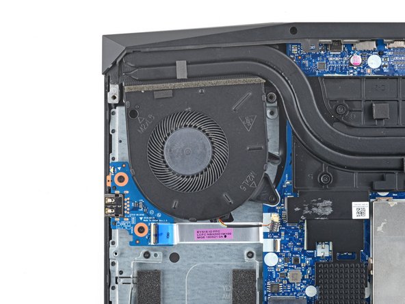 Lenovo Legion Y7000P Hinge Cover Replacement, Unfasten the right fan: crwdns2935265:017crwdnd2935265:02crwdnd2935265:02crwdne2935265:0