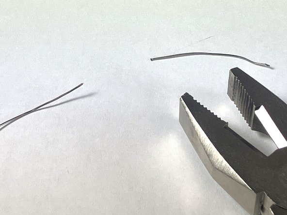 How to Repair a Locket Hinge: crwdns2935265:04crwdnd2935265:02crwdnd2935265:02crwdne2935265:0