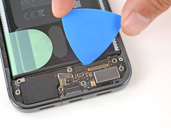 Google Pixel 10 Pro XL USB‑C Board Replacement, Remove the USB‑C board: 25 단계, 이미지 3개 중 1개