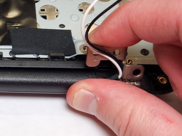 Samsung Chromebook 3 XE500C13-K02US Display Hinges Replacement: step 3, image 3 of 3