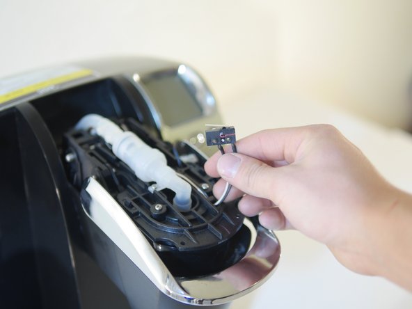 Keurig K70 Limit Switch Replacement: crwdns2935265:05crwdnd2935265:02crwdnd2935265:02crwdne2935265:0