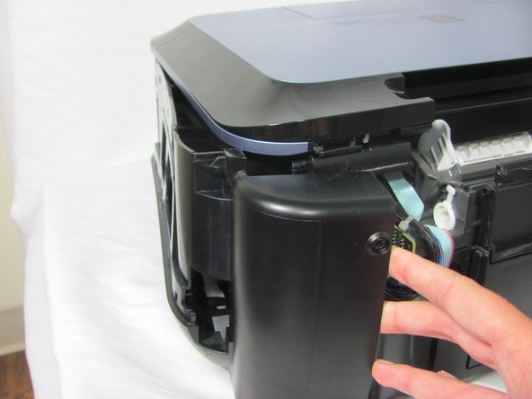 Canon PIXMA MP620B USB Reader Replacement, Pull off black side panel: crwdns2935265:03crwdnd2935265:02crwdnd2935265:02crwdne2935265:0