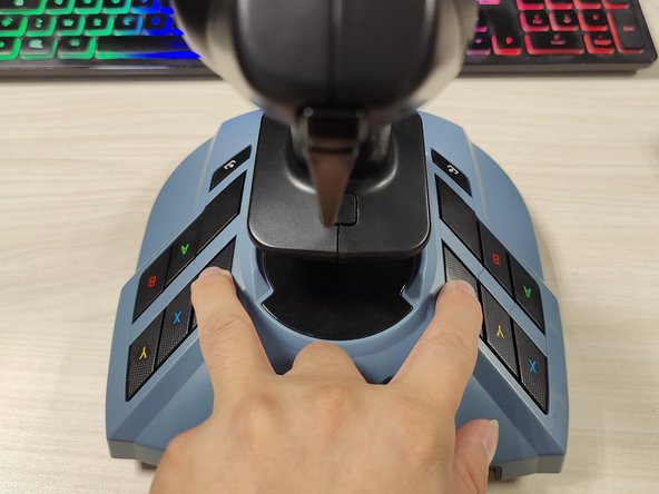 Calibration joystick Thrustmaster TCA Airbus Edition, Connecter le manche: étape 1, image 2 de 3