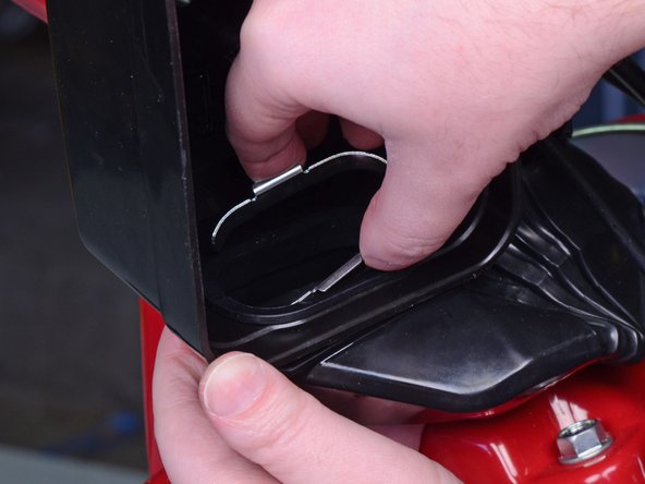 Honda FC600 Tiller Carburetor Replacement, Detach the Air Filter Cover: crwdns2935265:04crwdnd2935265:02crwdnd2935265:02crwdne2935265:0