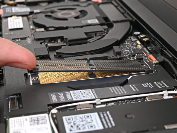 Framework Laptop 13 Pro LPCAMM2 Memory Interposer Replacement, Remove the LPCAMM2 Memory Interposer: step 10, image 2 of 3