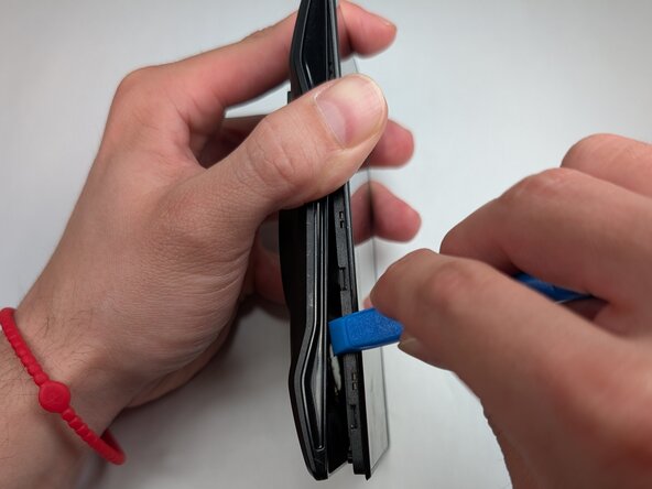 Garmin DriveSmart 55 EX Battery Replacement, Battery: step 1, image 3 of 3