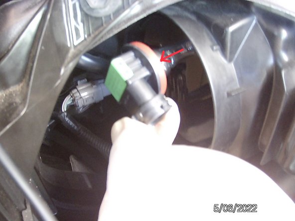 2015-2019 Toyota Highlander Headlight Bulbs Replacement: crwdns2935265:09crwdnd2935265:03crwdnd2935265:03crwdne2935265:0