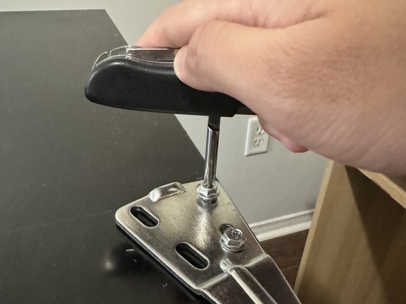 Midea MRU03M2ABB Upright Freezer Door Replacement: crwdns2935265:09crwdnd2935265:02crwdnd2935265:02crwdne2935265:0