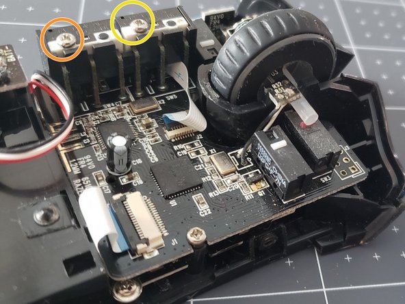 Razer Mamba RC30-001201 Left/Right Micro Switch Replacement: crwdns2935265:06crwdnd2935265:02crwdnd2935265:02crwdne2935265:0