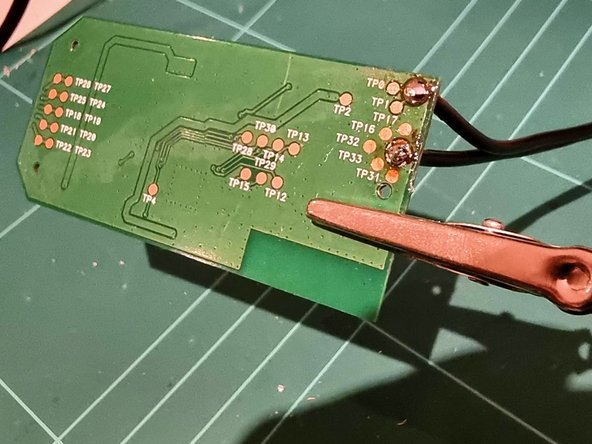 Philips Hue LightStrip Plus AC power adapter Replacement, Solder new power cable to circuit board: crwdns2935265:04crwdnd2935265:03crwdnd2935265:03crwdne2935265:0