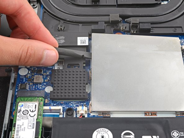 Lenovo Legion Y7000P RAM Replacement, Pry up the metal shield: crwdns2935265:012crwdnd2935265:02crwdnd2935265:03crwdne2935265:0