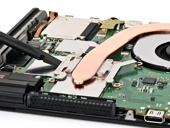 Nintendo Switch 2 Board Replacement, Free the heat sink: crwdns2935265:036crwdnd2935265:02crwdnd2935265:03crwdne2935265:0