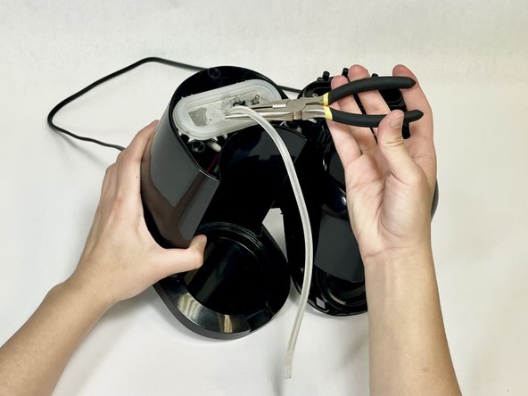 How to Clean a Mainstays Coffee Maker Water Tube: crwdns2935265:012crwdnd2935265:03crwdnd2935265:03crwdne2935265:0