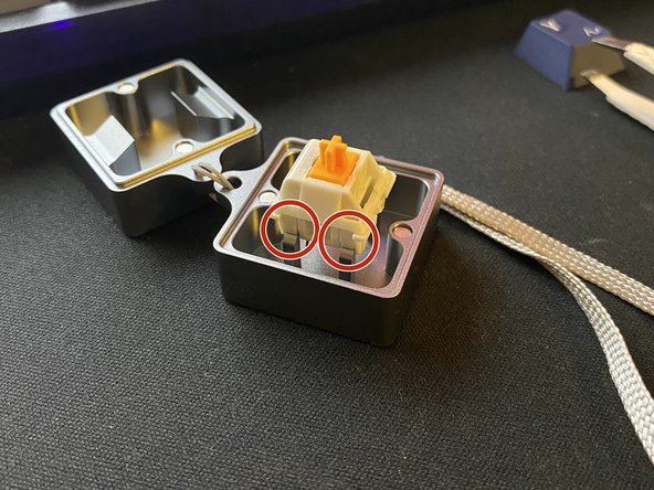How to Replace KBD67 Lite R3 Keyboard Switch Spring: Schritt 3, Bild 2 von 3