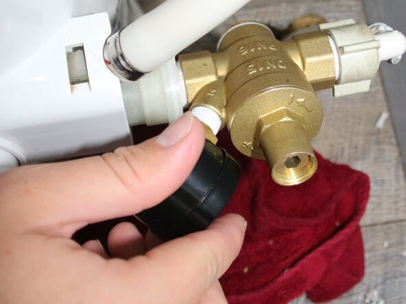 How to Fix RV Toilet Water Pressure: crwdns2935265:09crwdnd2935265:02crwdnd2935265:02crwdne2935265:0